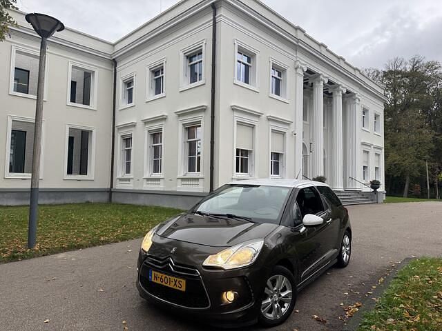 Bruin Gebruikt 2013 Citroën DS3 Prestige Hatchback | € 3.250 - Afbeelding 1/4
