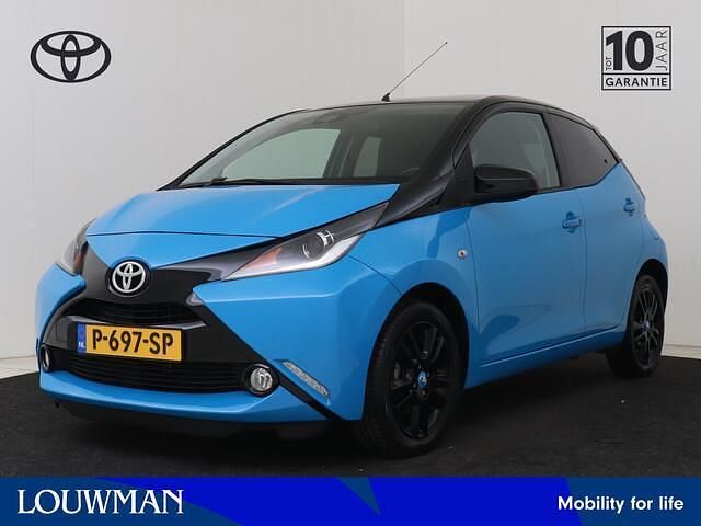 Blauw Occasion 2015 Toyota Aygo X-cite Hatchback | € 9.945 (Duur) - Afbeelding 1/4