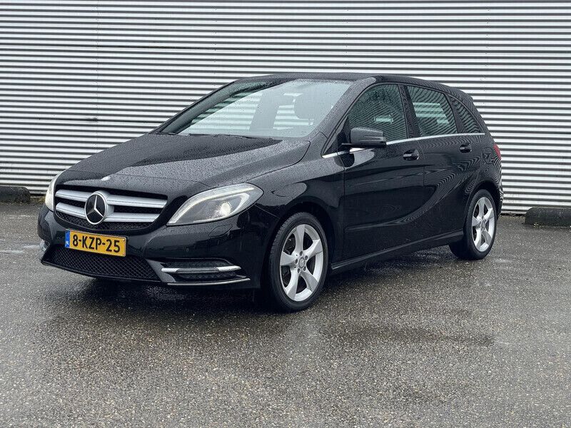 Zwart Gebruikt 2013 Mercedes B200 Ambition MPV | € 11.950 (Eerlijke prijs) - Afbeelding 1/3