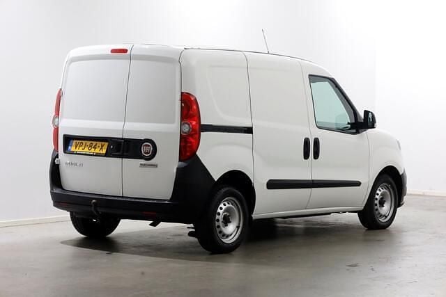 Wit Gebruikt 2022 Fiat Doblò MPV | € 9.950 (Goede deal) - Afbeelding 1/3