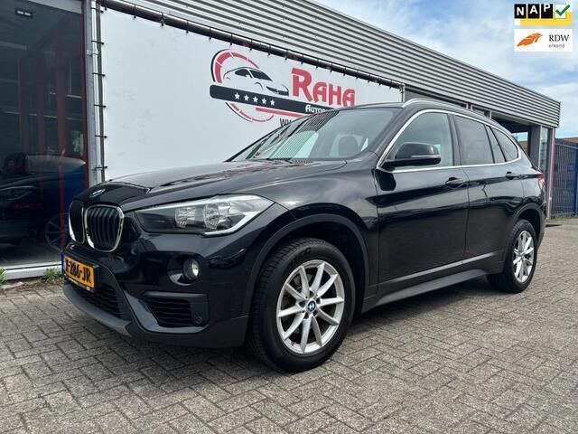 Zwart Gebruikt 2019 BMW X1 Executive SUV | € 16.950 (Super prijs) - Afbeelding 1/4