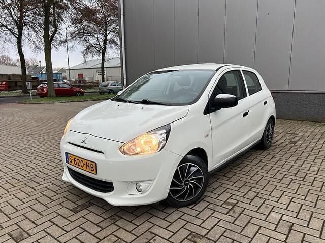 Wit Occasion 2015 Mitsubishi Space Star Hatchback | € 4.499 (Goede deal) - Afbeelding 1/4