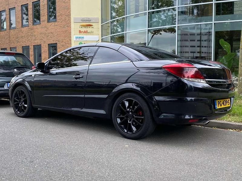 Occasion Opel Astra Cabriolet Cosmo 150 PK (110 kW) 2007 Zwart Cabriolet