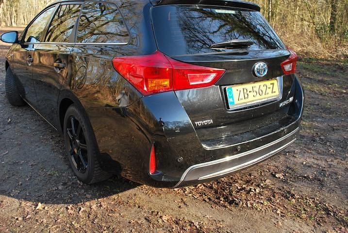 Occasion Toyota Auris Touring Sports Executive 2014 Zwart (metallic) Stationwagen