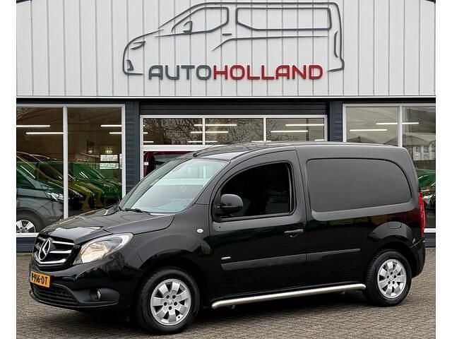 Zwart (metallic) Occasion 2017 Mercedes Citan 109 Van | € 5.450 (Goede deal) - Afbeelding 1/4