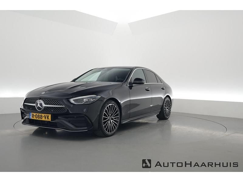 Zwart Gebruikt 2022 Mercedes C200 AMG line Sedan | € 37.900 (Super prijs) - Afbeelding 1/3