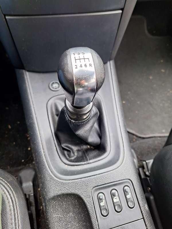 Grijs Gebruikt 2006 Nissan Primera Pack Stationwagen | € 1.750 (Eerlijke prijs) - Afbeelding 1/4