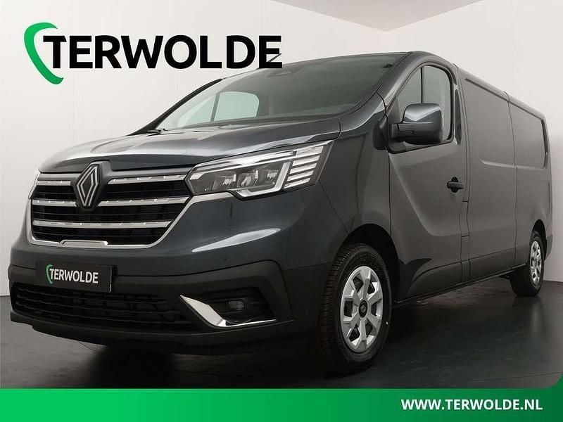 Grijs Occasion 2024 Renault Trafic MPV | € 26.945 (Super prijs) - Afbeelding 1/4