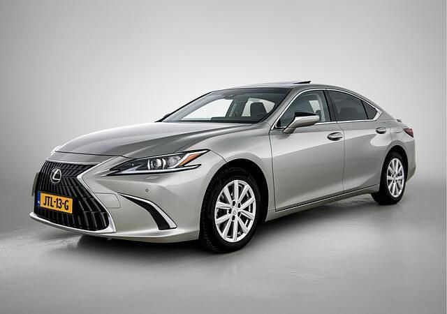 Occasion Lexus ES300H 218 PK (160 kW) 2026 Grijs metallic Sedan