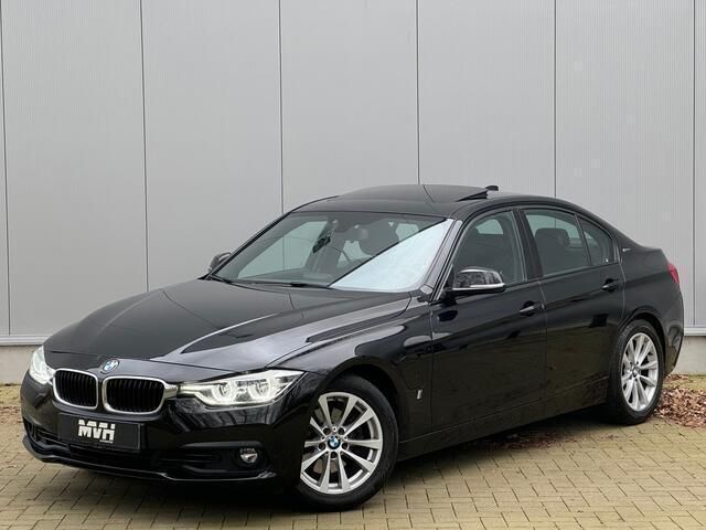 Zwart Gebruikt 2016 BMW 330 Executive Sedan | € 14.950 (Eerlijke prijs) - Afbeelding 1/4