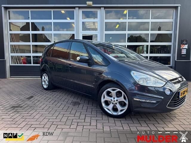 Grijs Gebruikt 2010 Ford S-MAX Titanium MPV | € 3.950 (Iets duurder) - Afbeelding 1/3