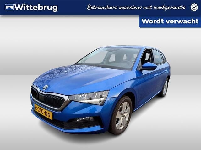 Blauw Gebruikt 2022 Skoda Scala Comfort Hatchback | € 17.750 (Eerlijke prijs) - Afbeelding 1/3