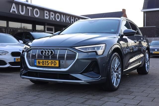 Occasion Audi e-tron S-Line 300 kW (408 PK) 2021 Grijs (metallic) SUV