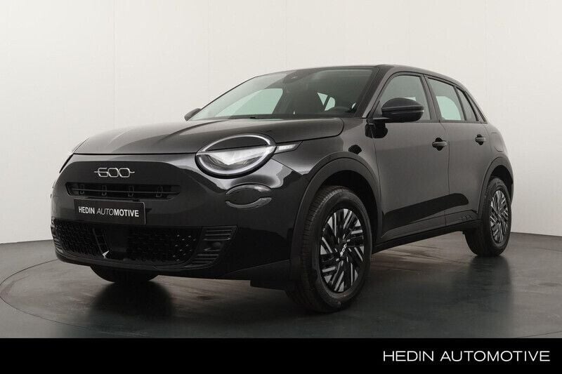 Zwart Nieuw 2025 Fiat 600 Urban SUV | € 30.690 (Eerlijke prijs) - Afbeelding 1/4