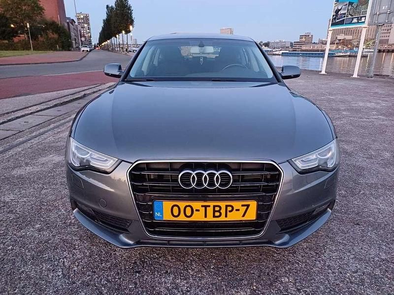 Grijs Occasion 2012 Audi A5 Proline Hatchback | € 7.500 (Eerlijke prijs) - Afbeelding 1/4