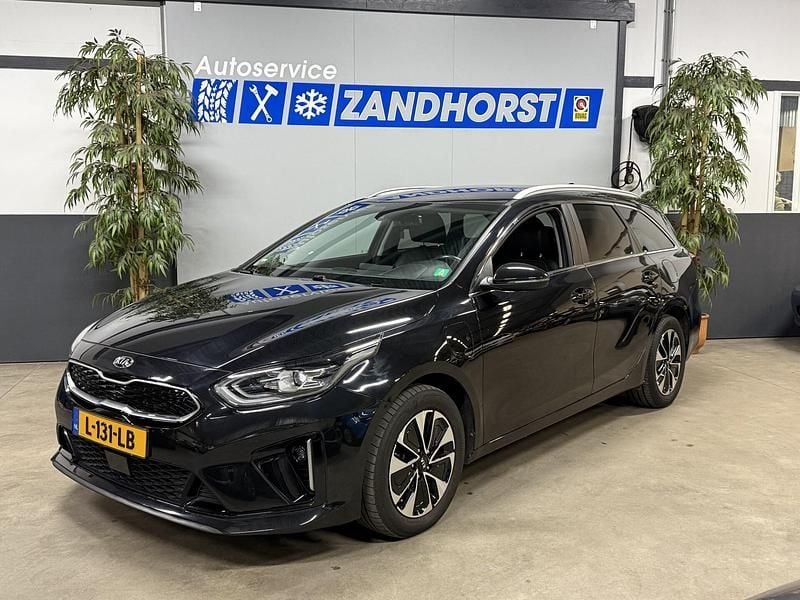 Zwart Occasion 2021 Kia Ceed Hatchback | € 17.995 (Eerlijke prijs) - Afbeelding 1/4