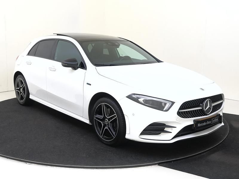 Occasion Mercedes A250 Business 218 PK (160 kW) 2021 Wit Hatchback