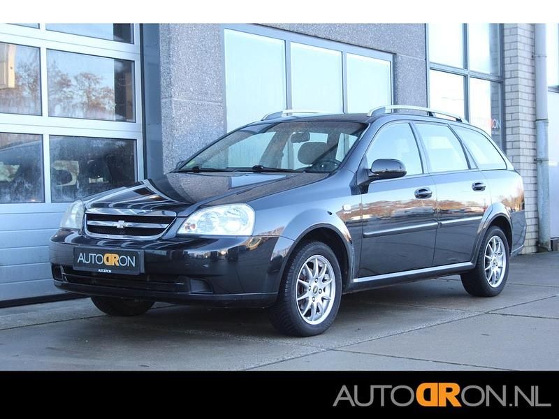 Zwart (metallic) Occasion 2008 Chevrolet Nubira Stationwagen | € 1.999 - Afbeelding 1/3