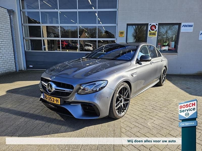 Grijs Gebruikt 2017 Mercedes E63S AMG Premium Plus Sedan | € 73.950 (Eerlijke prijs) - Afbeelding 1/4