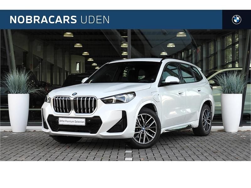 Wit Gebruikt 2024 BMW X1 Comfort Edition SUV | € 47.850 (Eerlijke prijs) - Afbeelding 1/4