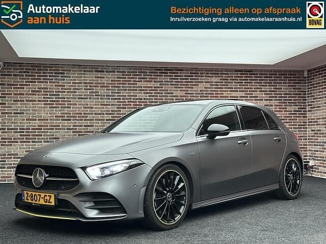 Grijs Gebruikt 2018 Mercedes A250 Edition 1 Hatchback | € 26.950 (Eerlijke prijs) - Afbeelding 1/4