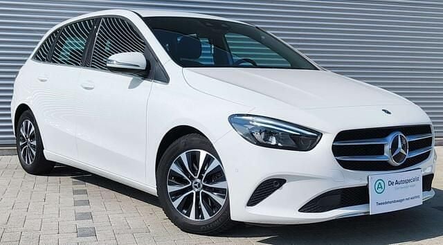 Wit Gebruikt 2019 Mercedes B200 MPV | € 23.495 - Afbeelding 1/4