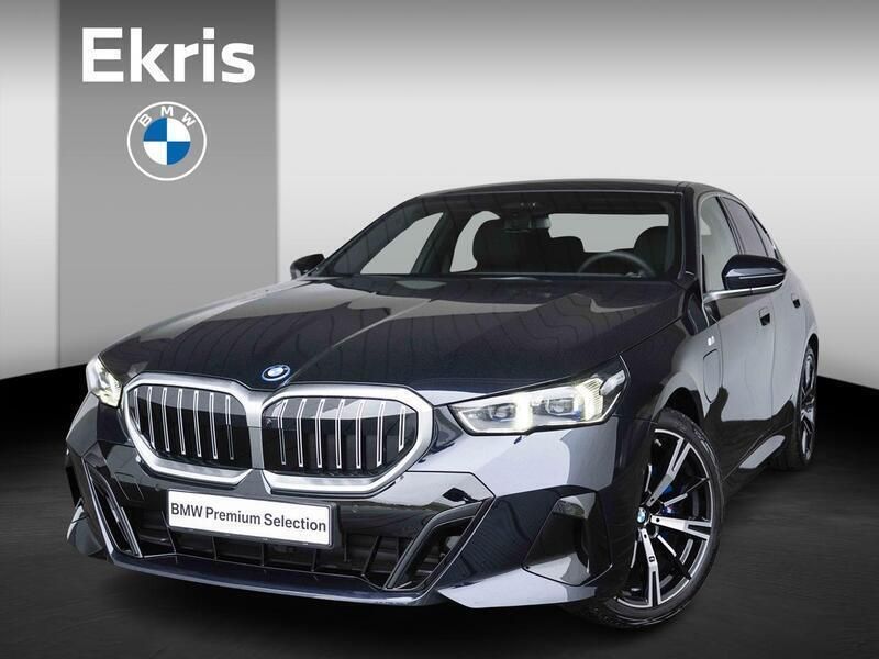 Zwart Gebruikt 2024 BMW 530e M Sport Sedan | € 64.995 - Afbeelding 1/4
