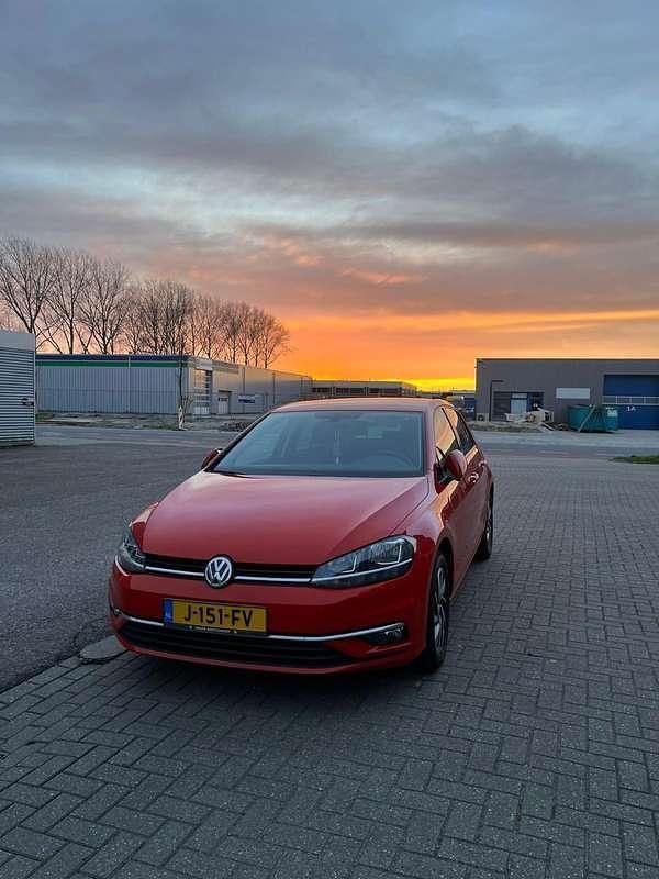 Occasion 2017 VW Golf Sound Sedan | € 13.500 (Iets duurder) - Afbeelding 1/4