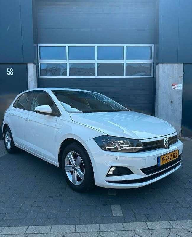 Wit Gebruikt 2017 VW Polo Hatchback | € 8.100 (Super prijs) - Afbeelding 1/4