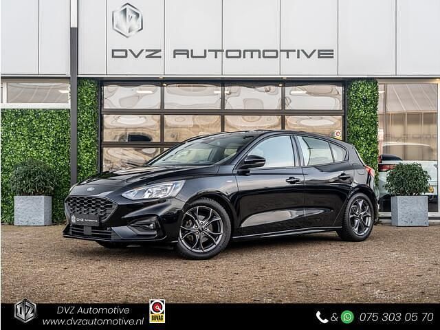 Zwart Gebruikt 2021 Ford Focus Business Edition Hatchback | € 17.950 (Eerlijke prijs) - Afbeelding 1/4