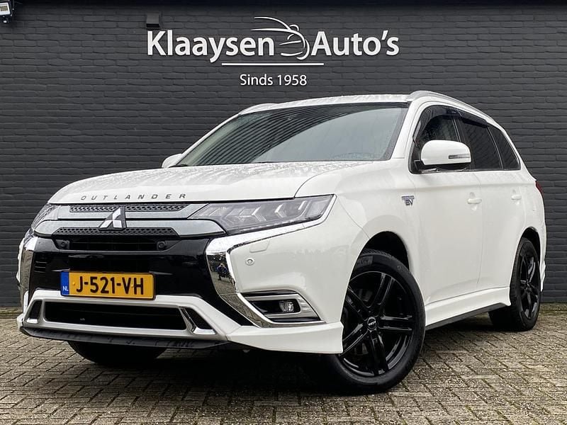 Occasion Mitsubishi Outlander Intense+ 225 PK (165 kW) 2020 Wit SUV