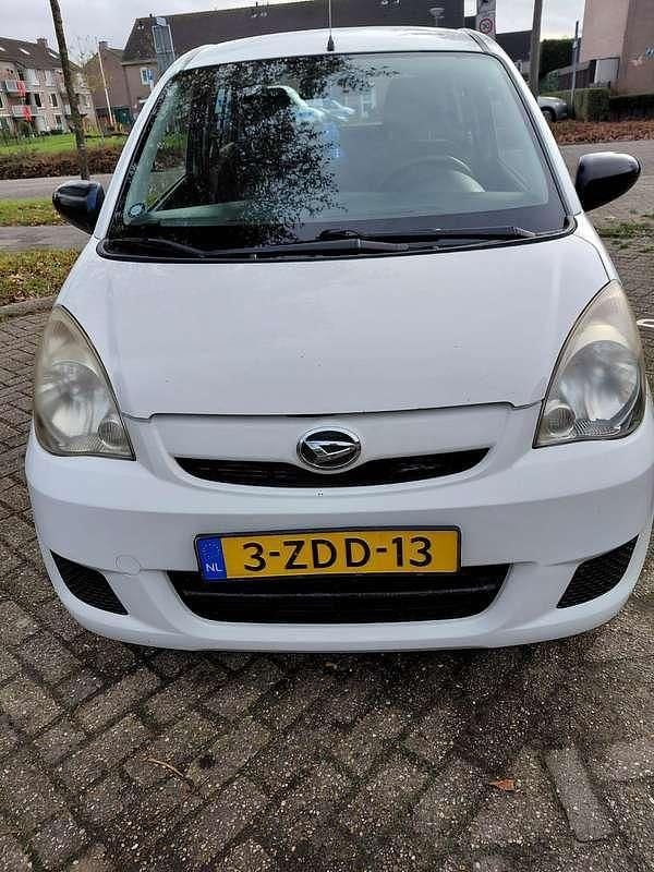 Wit Occasion 2010 Daihatsu Cuore Hatchback | € 2.150 (Eerlijke prijs) - Afbeelding 1/4