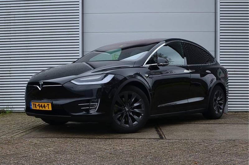 Zwart (metallic) Gebruikt 2018 Tesla Model X SUV | € 42.499 - Afbeelding 1/4