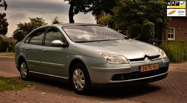 Blauw Gebruikt 2006 Citroën C5 Hatchback | € 1.850 (Eerlijke prijs) - Afbeelding 1/4