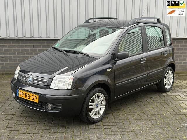 Zwart Occasion 2005 Fiat Panda Emotion Hatchback | € 3.295 (Eerlijke prijs) - Afbeelding 1/4