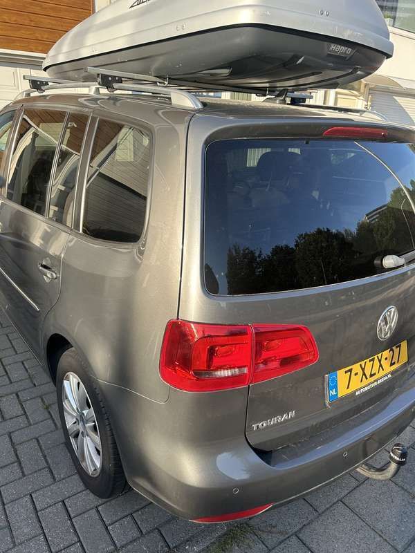 Grijs Gebruikt 2011 VW Touran Highline MPV | € 5.000 (Goede deal) - Afbeelding 1/4