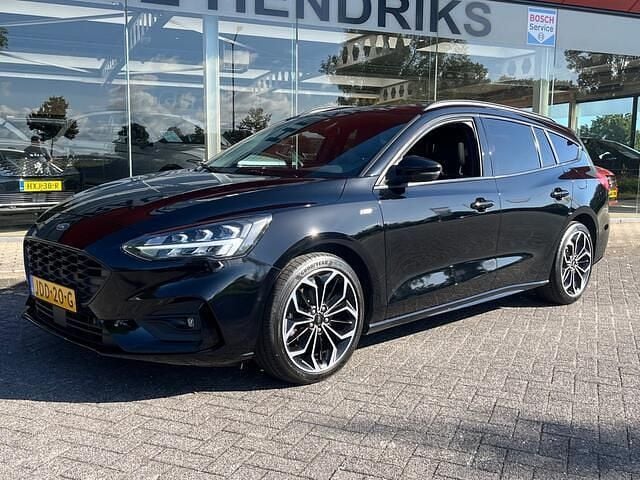 Zwart Gebruikt 2019 Ford Focus ST-Line Stationwagen | € 19.845 (Eerlijke prijs) - Afbeelding 1/4