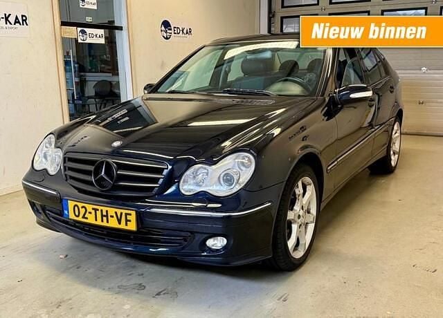 Zwart Gebruikt 2006 Mercedes C180 Avantgarde Sedan | € 4.395 (Goede deal) - Afbeelding 1/4