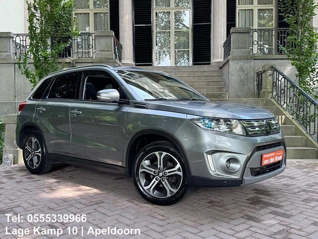 Grijs Gebruikt 2015 Suzuki Vitara SUV | € 14.445 (Eerlijke prijs) - Afbeelding 1/4