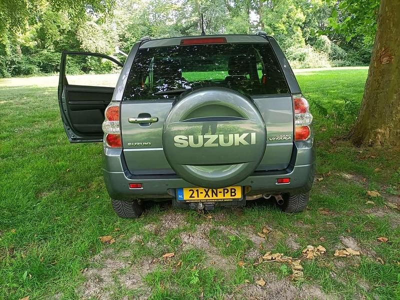 Grijs Gebruikt 2007 Suzuki Grand Vitara SUV | € 6.000 (Eerlijke prijs) - Afbeelding 1/4