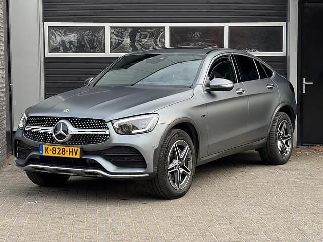 Grijs Occasion 2021 Mercedes GLC300 AMG Coupé | € 33.950 (Eerlijke prijs) - Afbeelding 1/4