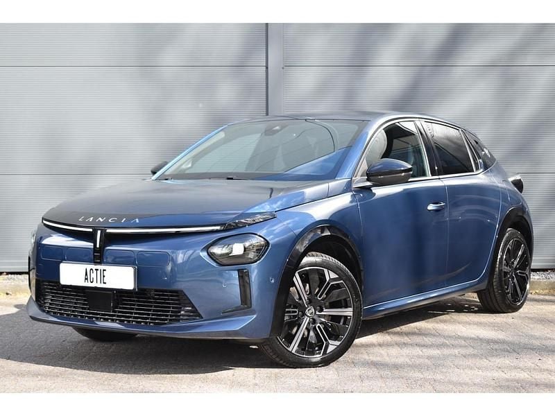 Blauw Nieuw 2025 Lancia Ypsilon Hatchback | € 30.945 (Eerlijke prijs) - Afbeelding 1/1