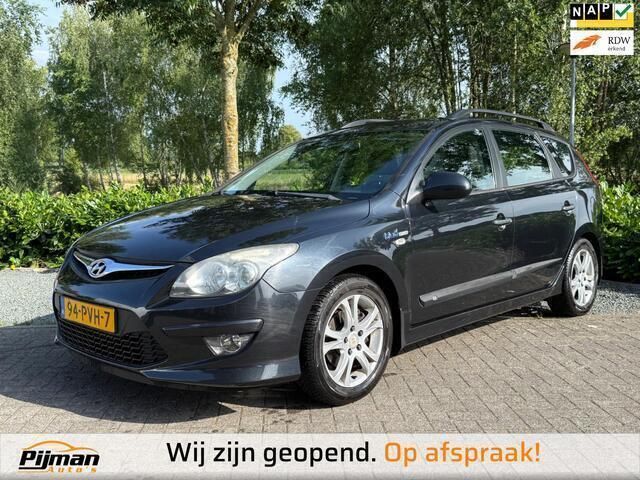Zwart Gebruikt 2011 Hyundai i30 Stationwagen | € 2.395 (Eerlijke prijs) - Afbeelding 1/4