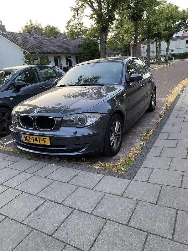 Grijs Gebruikt 2007 BMW 118 Hatchback | € 2.750 (Goede deal) - Afbeelding 1/4