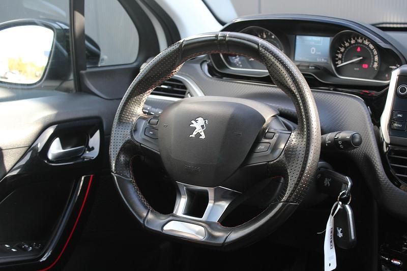 Occasion Peugeot 208 GT-line 112 PK (82 kW) 2019 Wit Hatchback