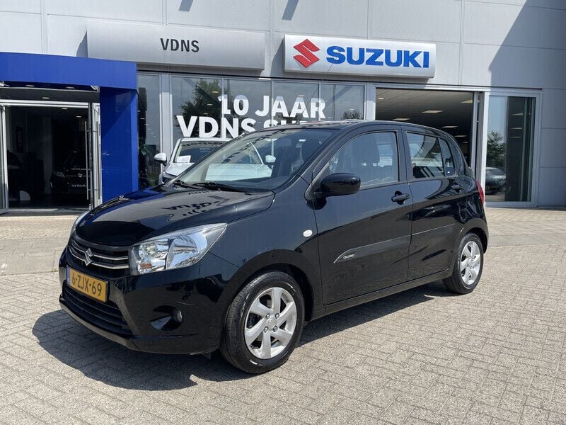 Zwart Gebruikt 2015 Suzuki Celerio Exclusive Hatchback | € 7.945 (Eerlijke prijs) - Afbeelding 1/4