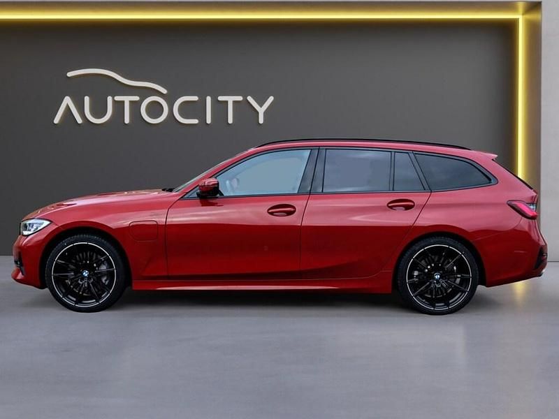Occasion BMW 330 Sport Line 293 PK (215 kW) 2020 Rood Stationwagen
