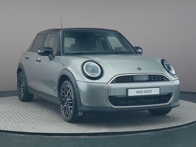 Occasion Mini Cooper Favoured 114 kW (156 PK) 2025 Grijs Hatchback