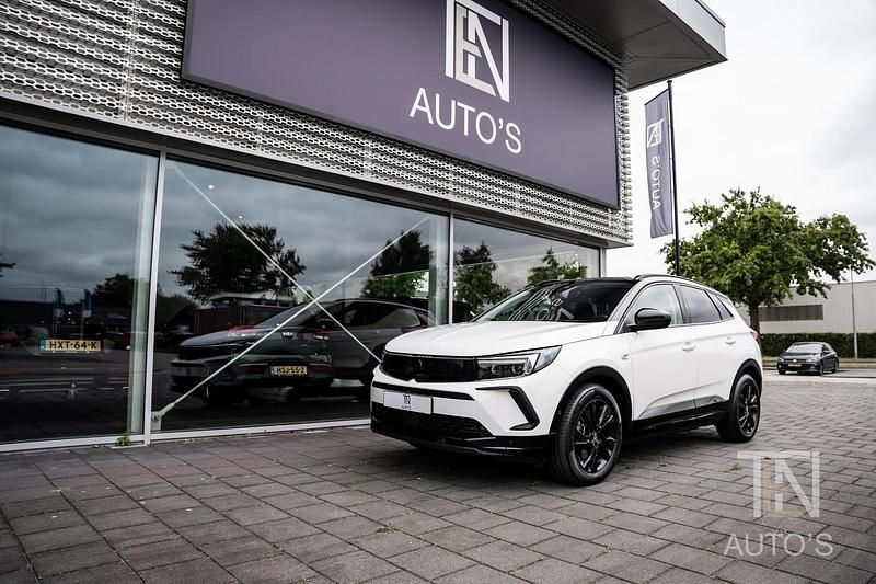 Wit Occasion 2022 Opel Grandland X GS Line SUV | € 26.510 (Eerlijke prijs) - Afbeelding 1/4