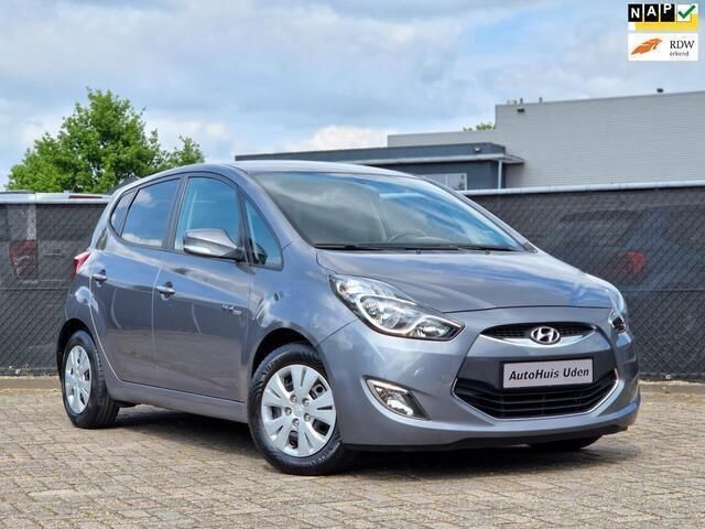 Grijs Gebruikt 2012 Hyundai ix20 MPV | € 5.749 (Eerlijke prijs) - Afbeelding 1/4